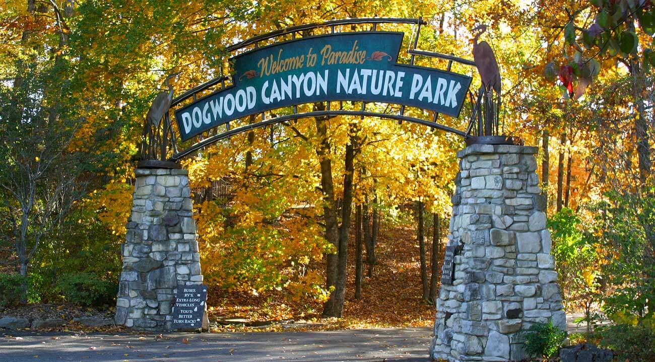 dogwood canyon nature park in table rock lake, missouri