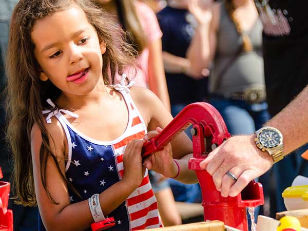 Family enjoys Cheyenne Frontier Days in Wyoming