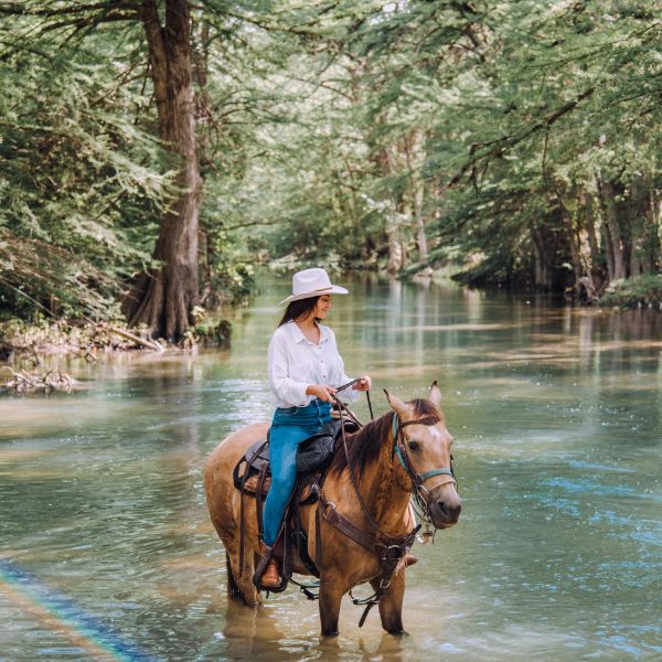 bandera horseback riding